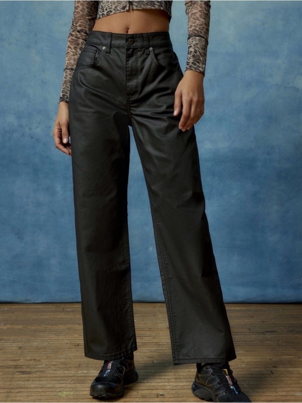 NWT BDG Urban Outfitters Coated Black Wide Leg Jeans Women’s 24 W Baggy Y2K